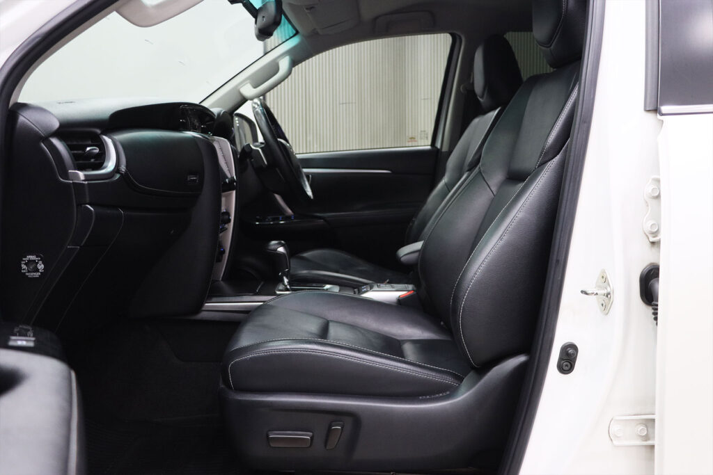Toyota Fortuner 2.4 V 4WD 2022 [BGHJ]