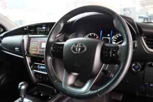 Toyota Fortuner 2.4 Leader V 4WD 2022 [AHGA]