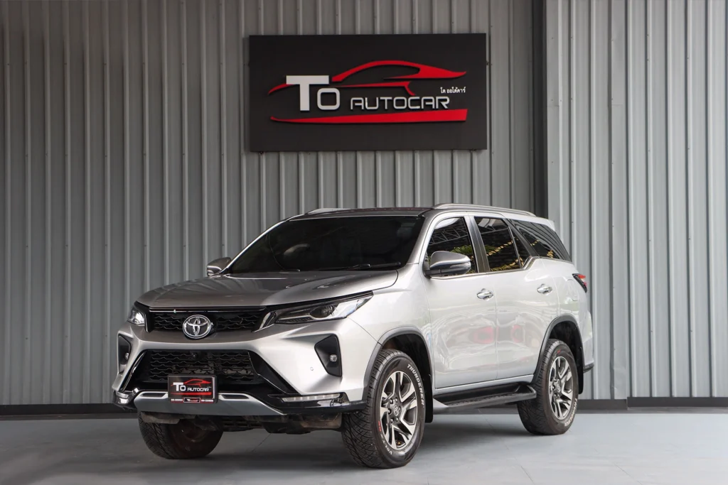 Toyota Fortuner 2.4 Leader V 4WD 2022 [AHGA]