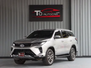 Toyota Fortuner 2.4 Leader V 4WD 2022 [AHGA]