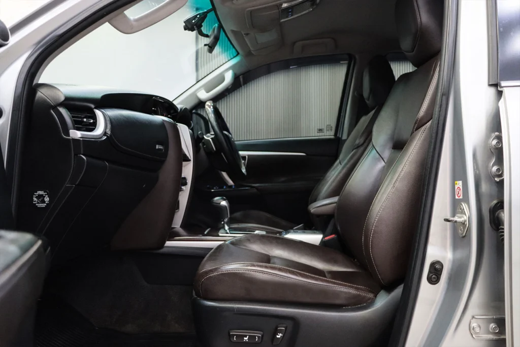 Toyota Fortuner 2.4 V 2WD MNC 2019 [CEJC]
