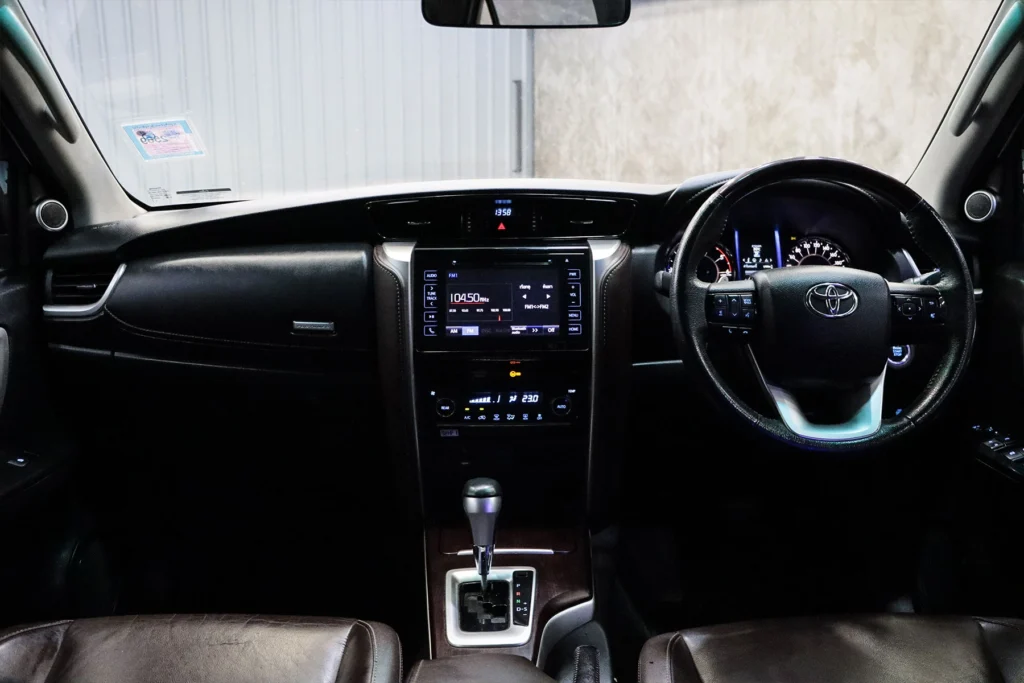 Toyota Fortuner 2.4 V 2WD MNC 2019 [CEJC]