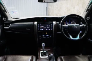Toyota Fortuner 2.4 V 2WD MNC 2019 [CEJC]