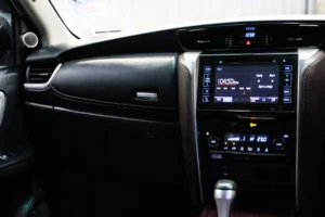 Toyota Fortuner 2.4 V 2WD MNC 2019 [FHEJ]