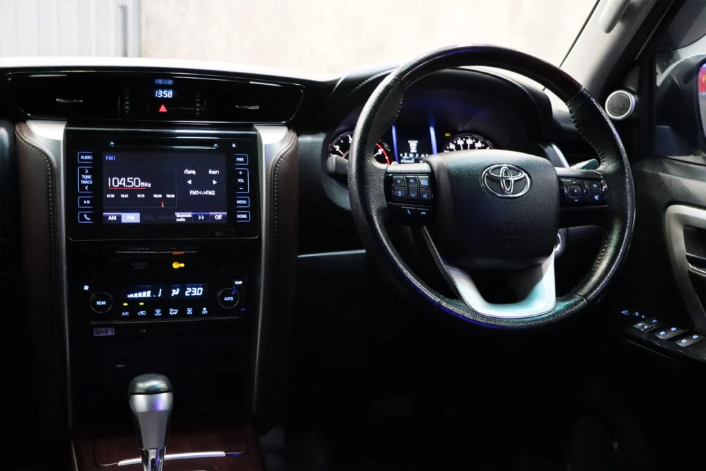 Toyota Fortuner 2.4 V 2WD MNC 2019 [FHEJ]
