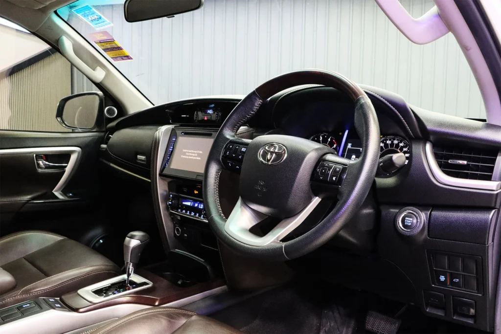 Toyota Fortuner 2.4 V 2WD MNC 2019 [BBHJ]