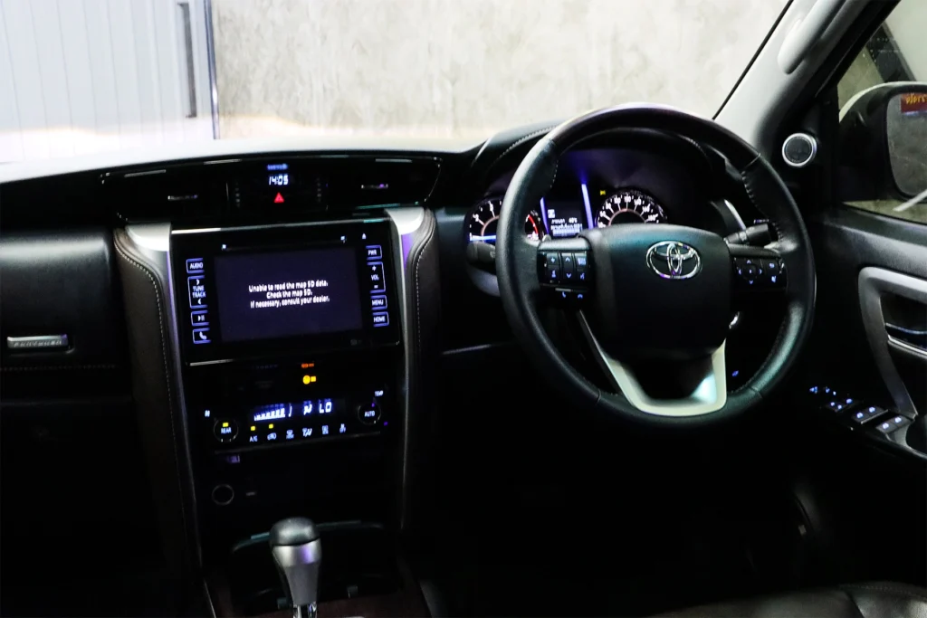 Toyota Fortuner 2.4 V 2WD MNC 2019 [BBHJ]
