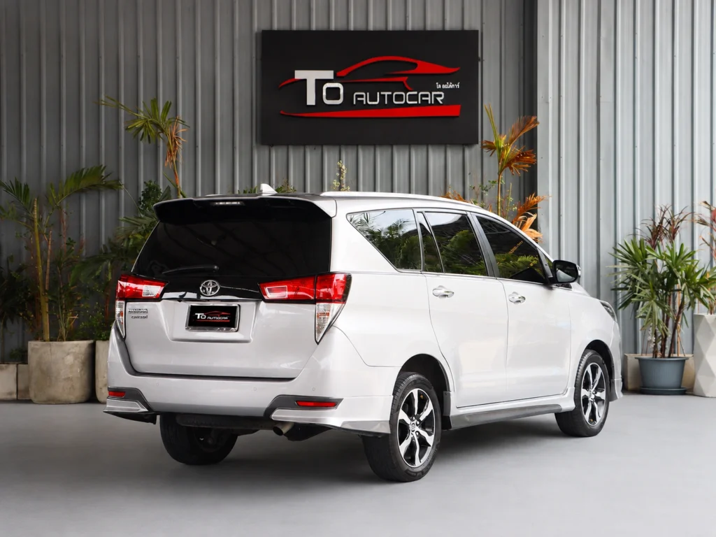 Toyota Innova 2.8 Crysta Premium MNC 2023 [GFJ]