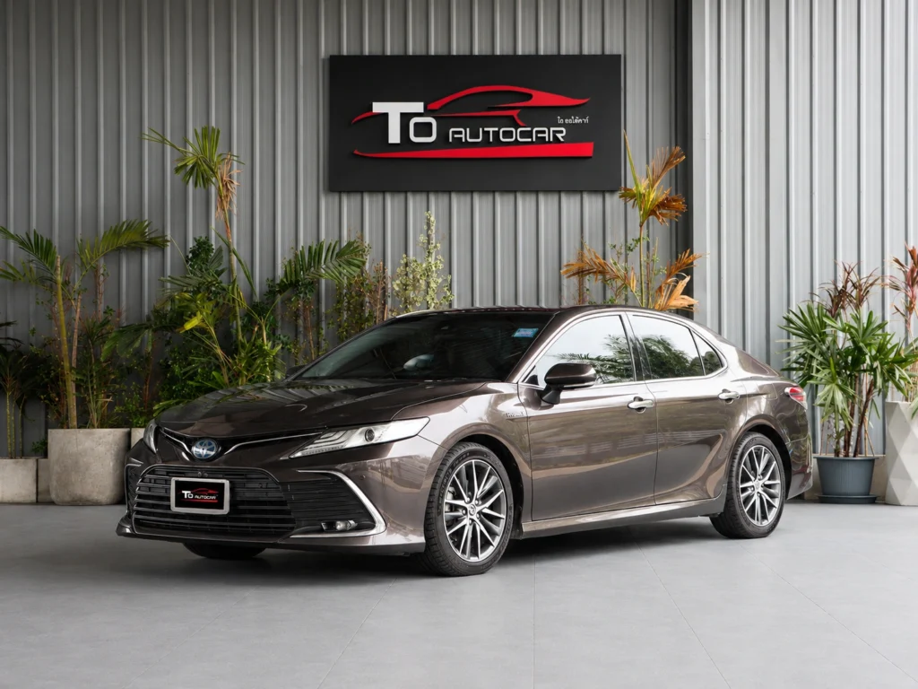 Toyota Camry 2.5 HEV Premium Luxury MNC 2022 [IGDB]