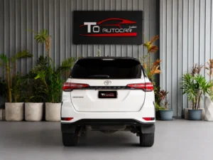 Toyota Fortuner 2.4 Legender 2WD 2023 [IIDJ]