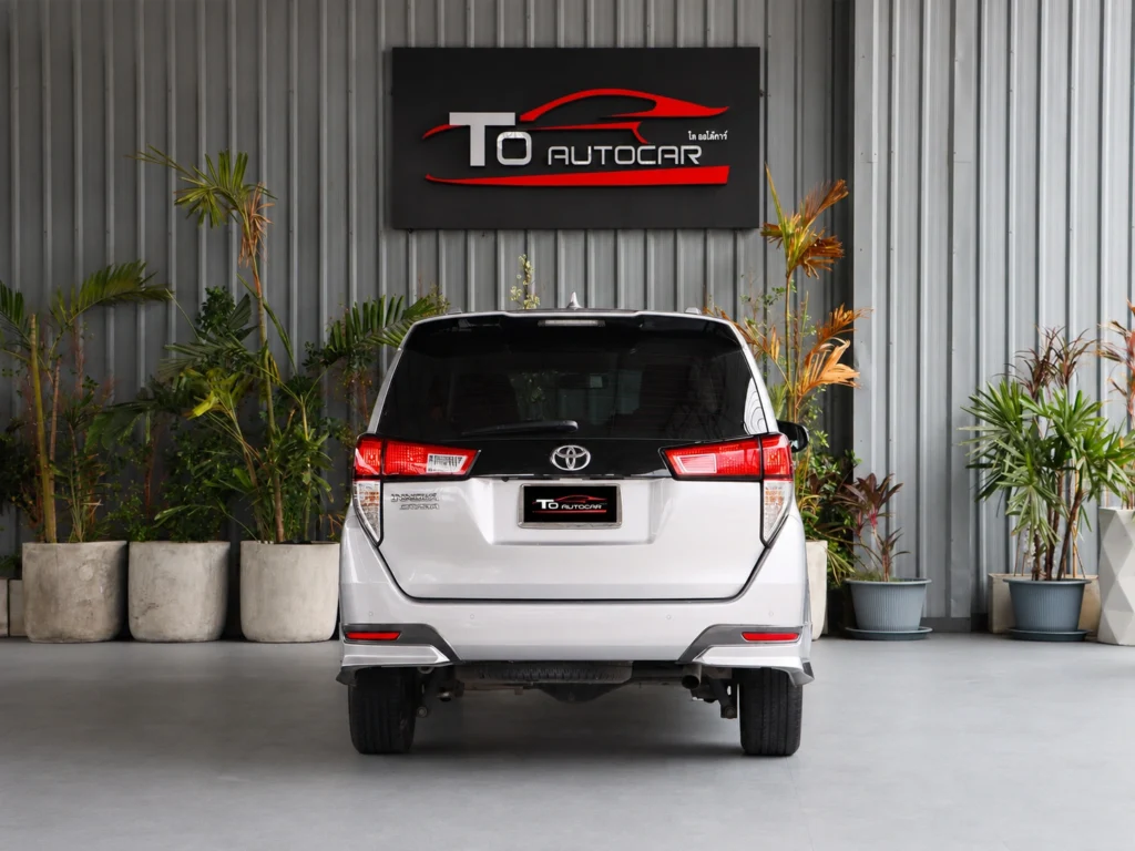 Toyota Innova 2.8 Crysta Premium MNC 2023 [GFJ]