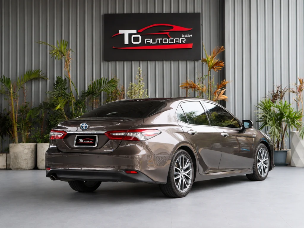 Toyota Camry 2.5 HEV Premium Luxury MNC 2022 [IGDB]