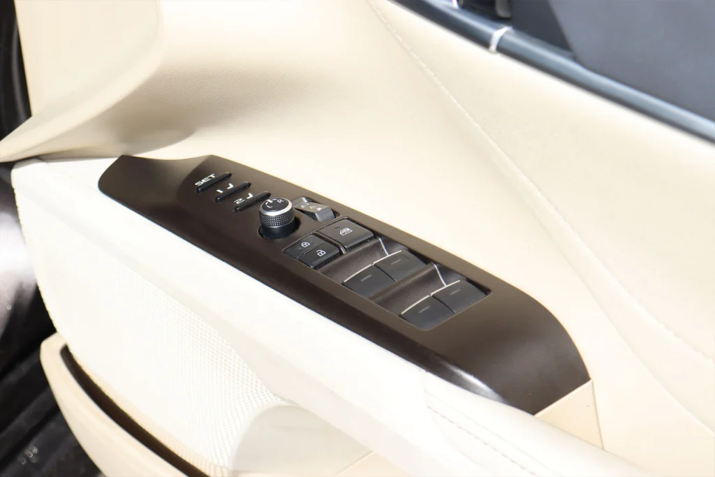 Toyota Camry 2.5 HEV Premium MNC 2022 [EBGF]