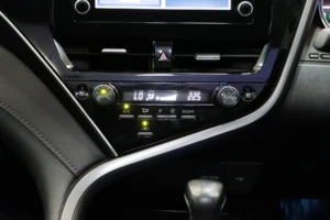 Toyota Camry 2.5 HEV Premium MNC 2023 [EAFD]