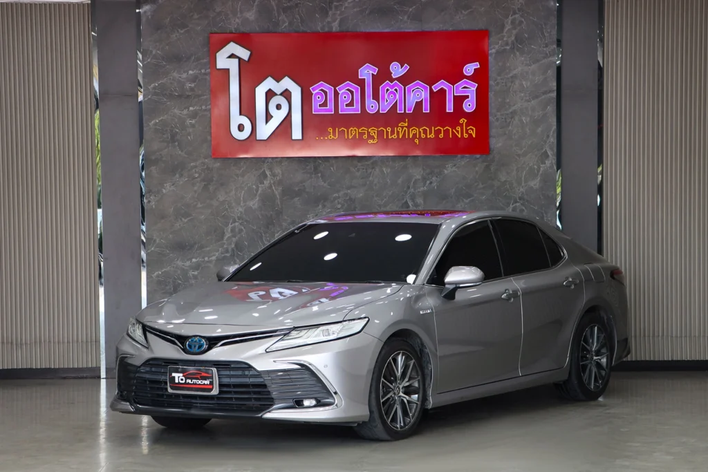 Toyota Camry 2.5 HEV Premium MNC 2023 [EGH]