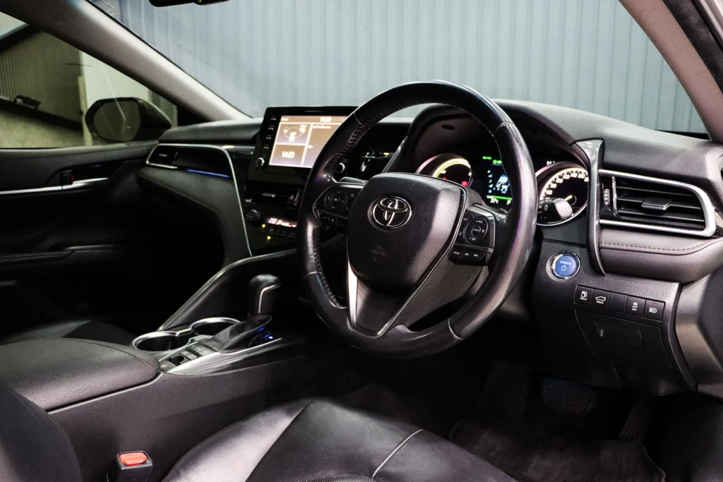Toyota Camry 2.5 HEV Premium MNC 2023 [EGH]