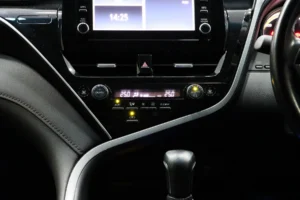 Toyota Camry 2.5 HEV Premium MNC 2023 [EGH]