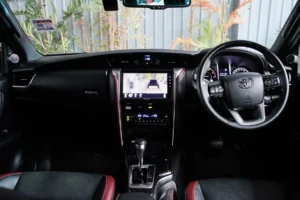 Toyota Fortuner 2.4 Legender 2WD 2023 [IIDJ]