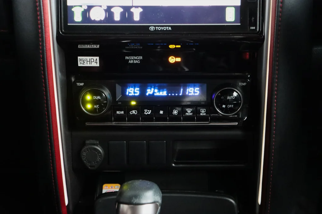 Toyota Fortuner 2.4 Legender 2WD 2023 [IIDJ]