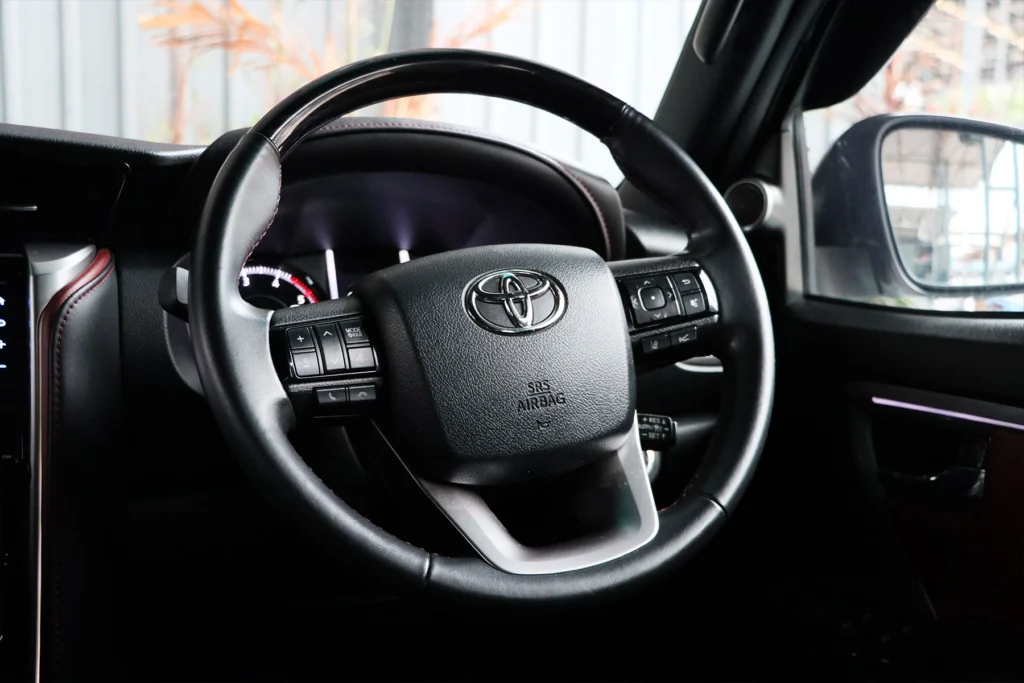 Toyota Fortuner 2.4 Legender 2WD 2023 [IIDJ]