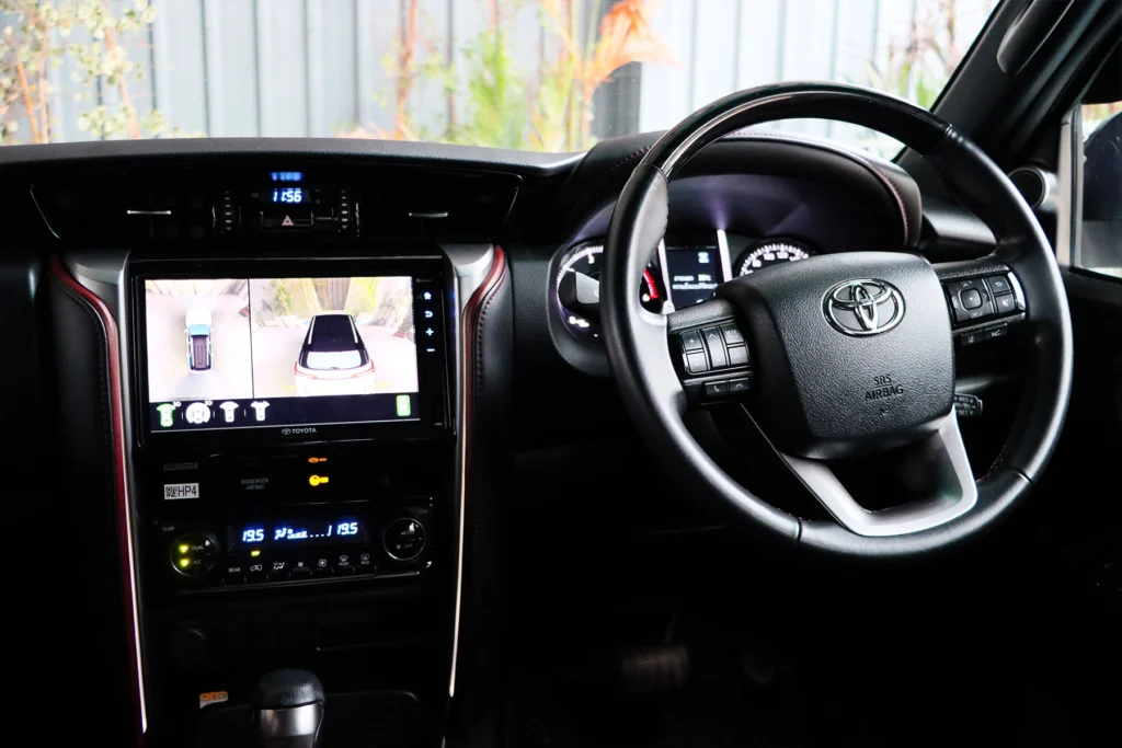 Toyota Fortuner 2.4 Legender 2WD 2023 [IIDJ]