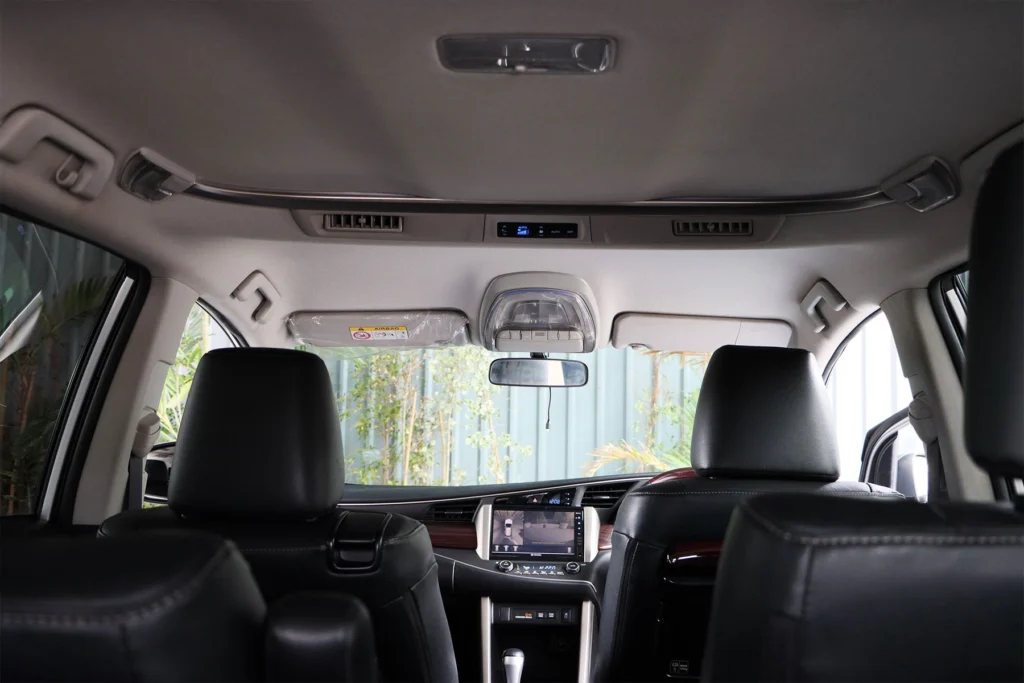 Toyota Innova 2.8 Crysta Premium MNC 2023 [GFJ]