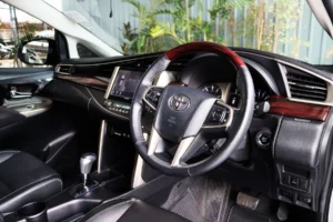 Toyota Innova 2.8 Crysta Premium MNC 2023 [GFJ]