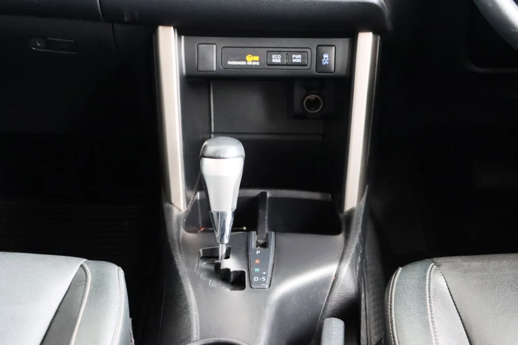 Toyota Innova 2.8 Crysta Premium MNC 2023 [GFJ]