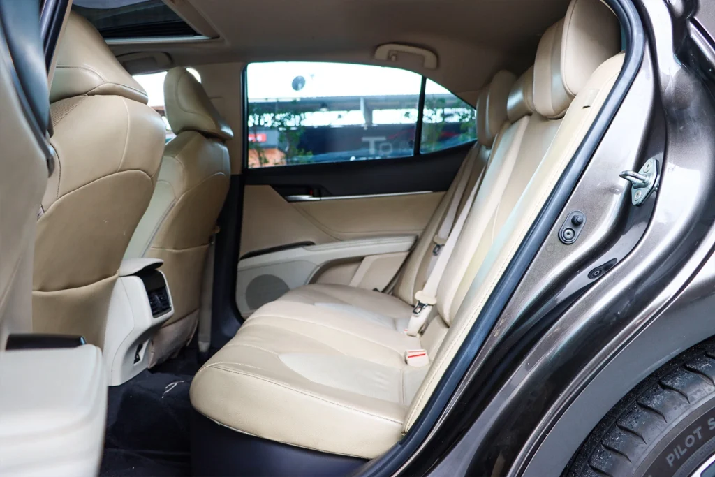 Toyota Camry 2.5 HEV Premium Luxury MNC 2022 [IGDB]