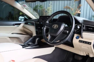 Toyota Camry 2.5 HEV Premium Luxury MNC 2022 [IGDB]