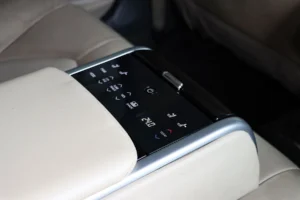 Toyota Camry 2.5 HEV Premium Luxury MNC 2022 [IGDB]