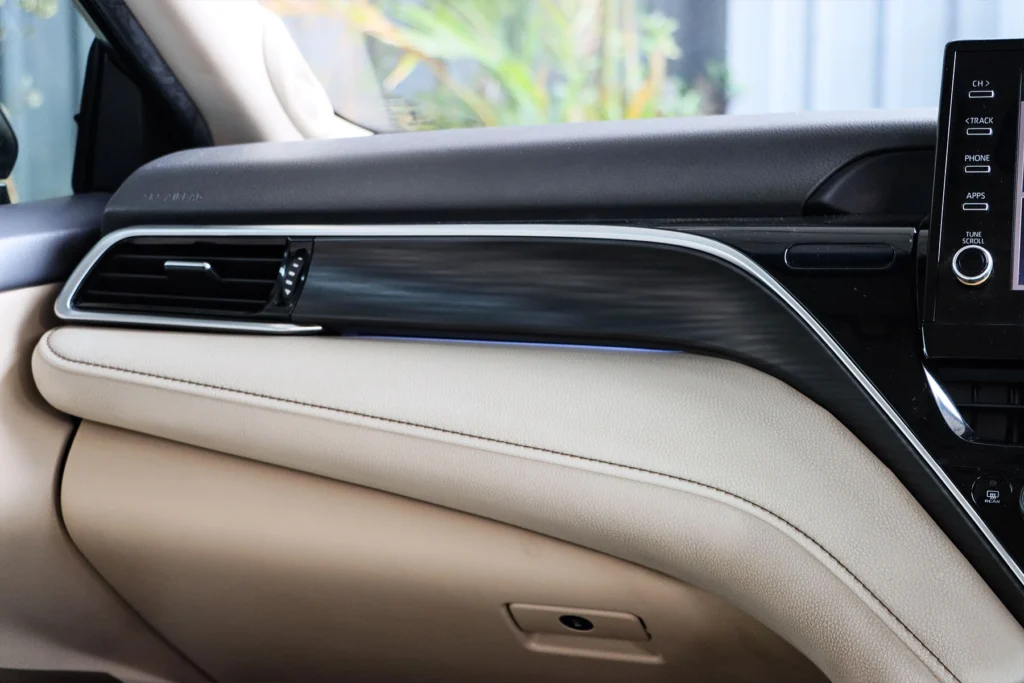 Toyota Camry 2.5 HEV Premium Luxury MNC 2022 [IGDB]