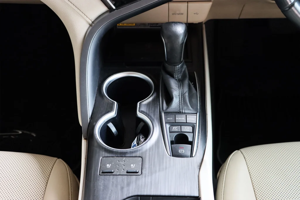 Toyota Camry 2.5 HEV Premium Luxury MNC 2022 [IGDB]