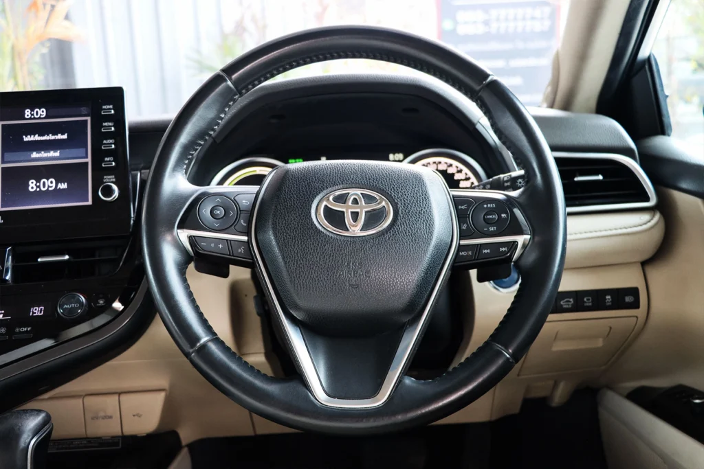 Toyota Camry 2.5 HEV Premium Luxury MNC 2022 [IGDB]