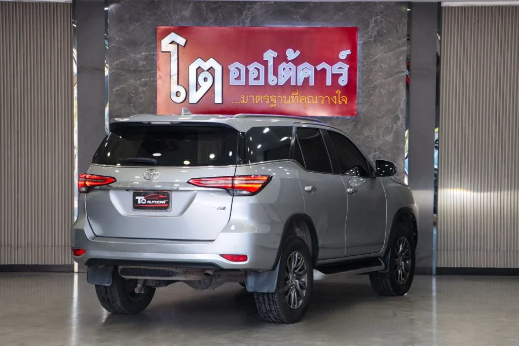 Toyota Fortuner 2.4 V 4WD 2020 [ACFJ]