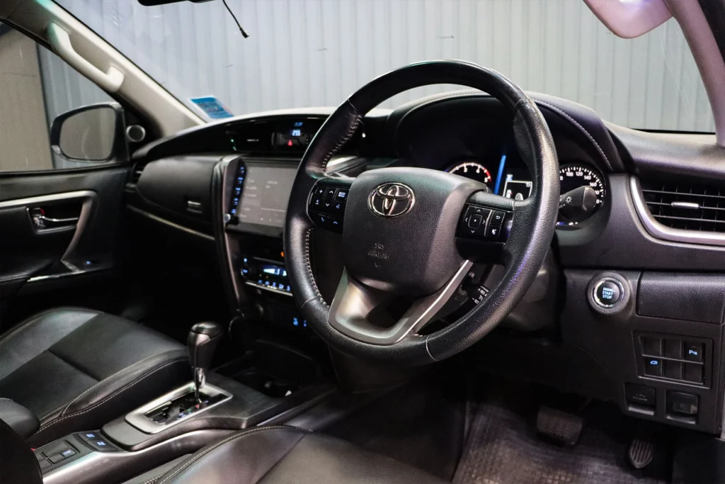 Toyota Fortuner 2.4 V 4WD 2020 [ACFJ]