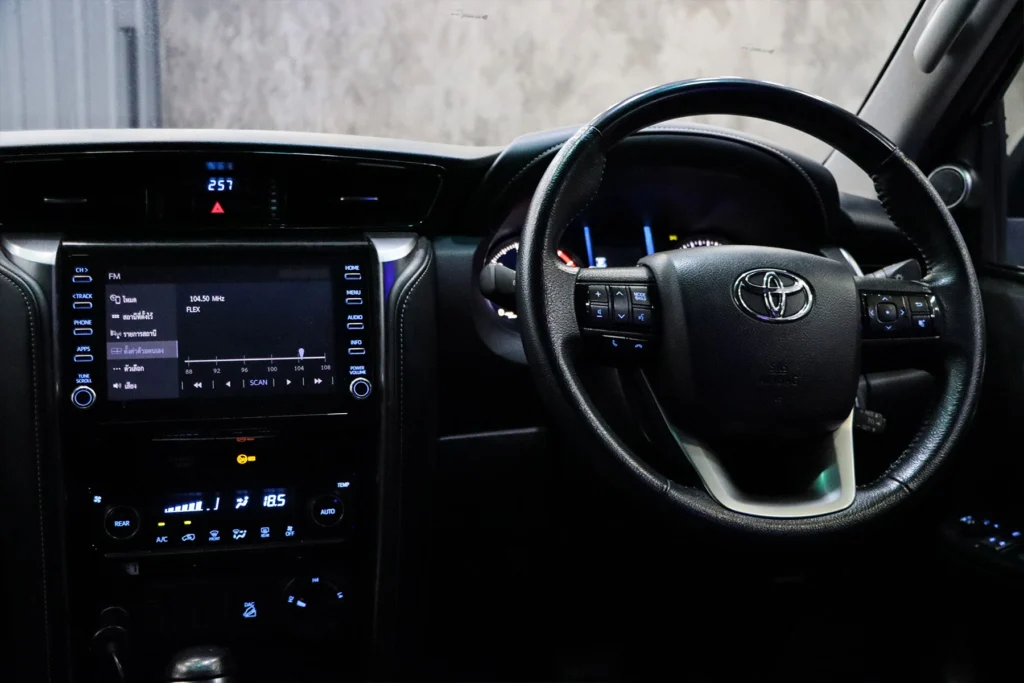 Toyota Fortuner 2.4 V 4WD 2020 [ACFJ]