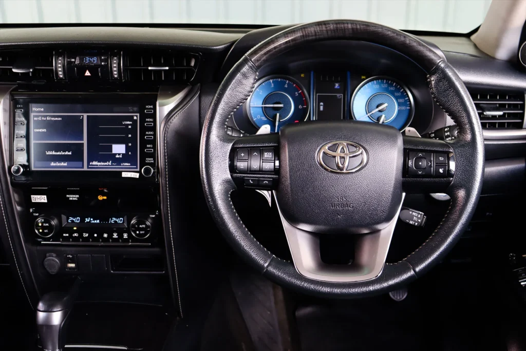 Toyota Fortuner 2.4 Leader V 2WD 2022 [GIEC]