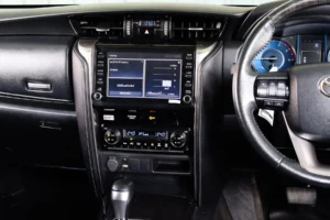 Toyota Fortuner 2.4 Leader V 2WD 2022 [GIEC]
