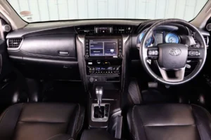 Toyota Fortuner 2.4 Leader V 2WD 2022 [GIEC]