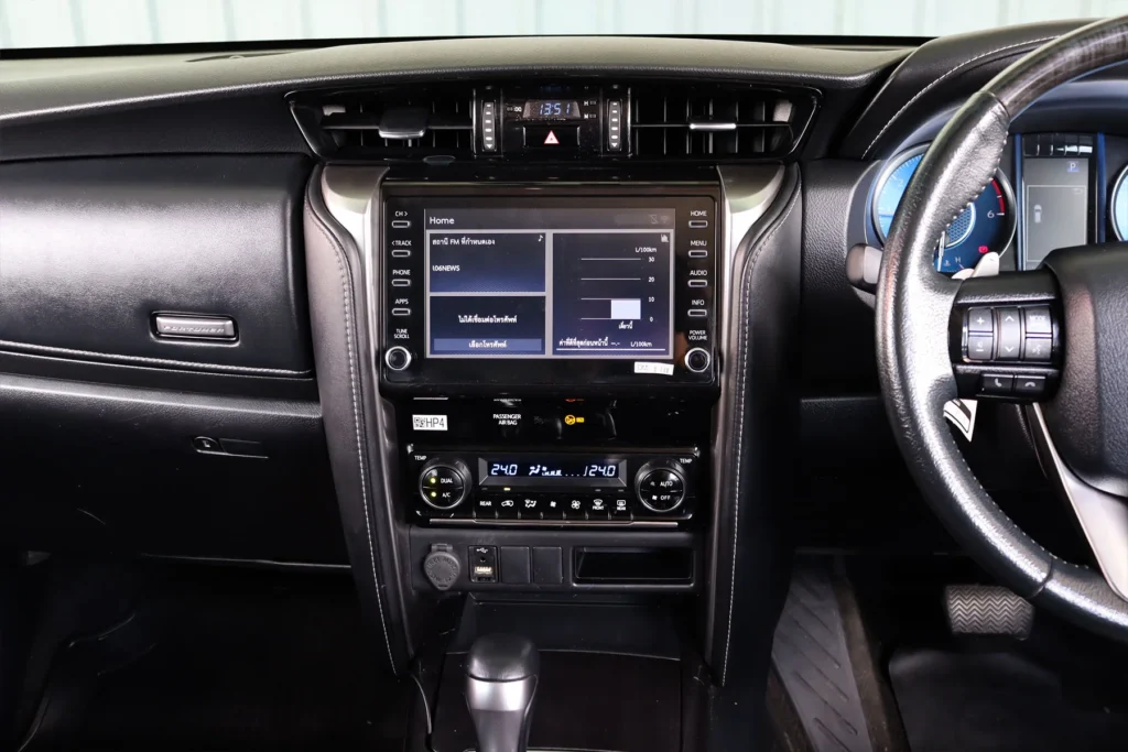 Toyota Fortuner 2.4 Leader V 2WD 2022 [GIEC]