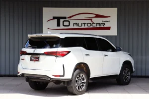 Toyota Fortuner 2.4 Leader V 2WD 2022 [GIEC]