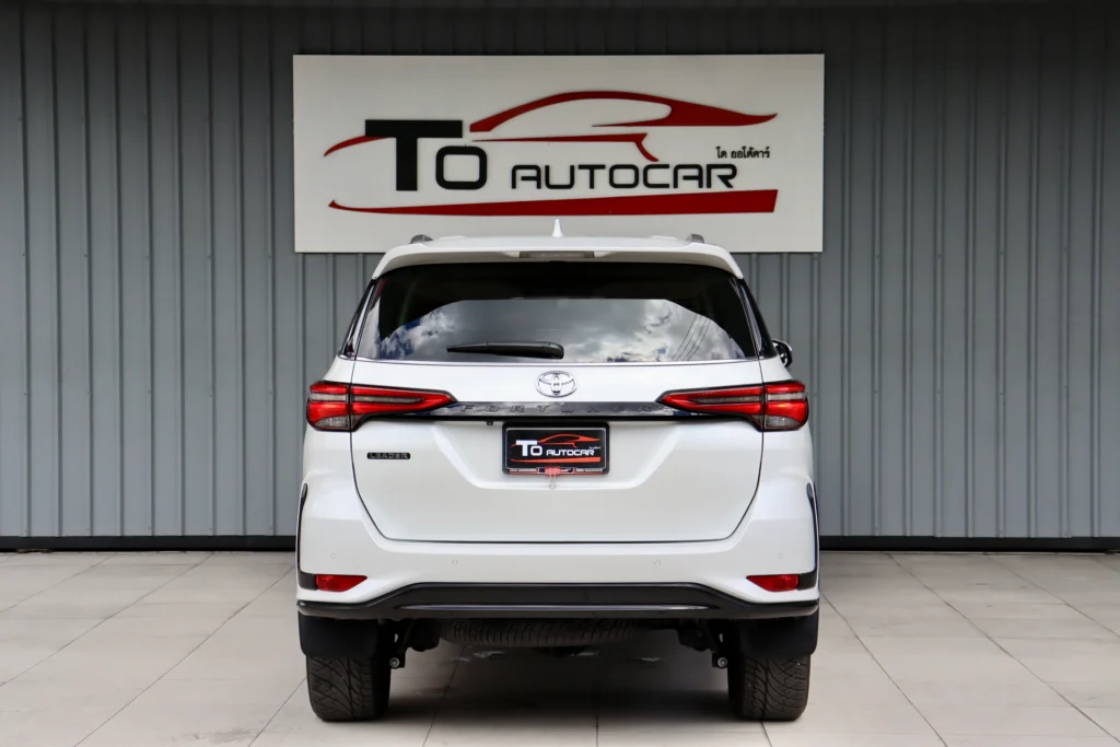 Toyota Fortuner 2.4 Leader V 2WD 2023 [IEJE]