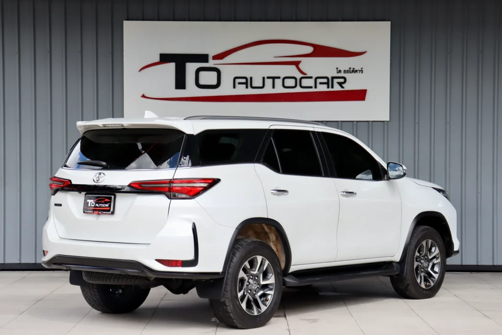 Toyota Fortuner 2.4 Leader V 2WD 2023 [IEJE]