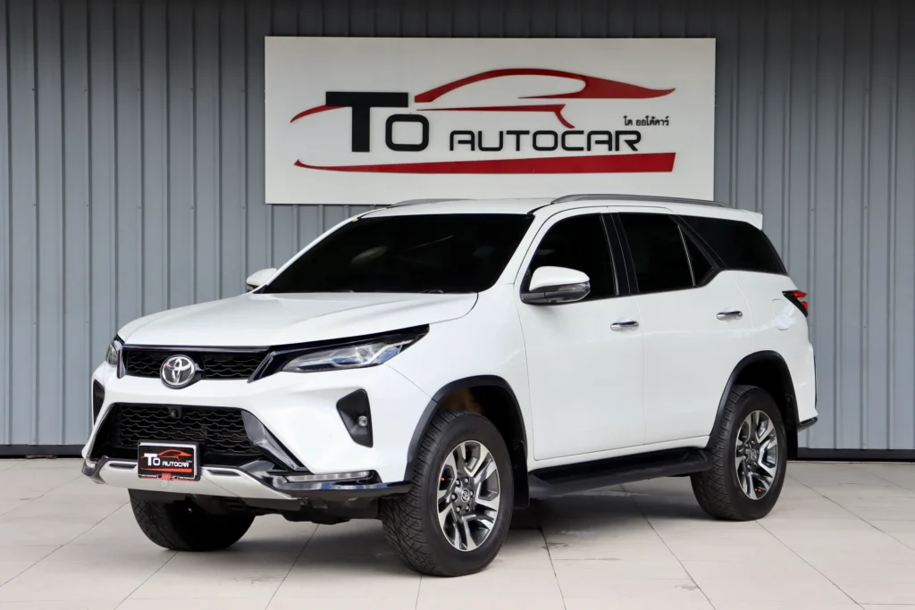 Toyota Fortuner 2.4 Leader V 2WD 2023 [IEJE]