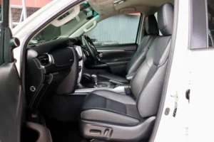 Toyota Fortuner 2.4 Leader V 2WD 2023 [IEJE]