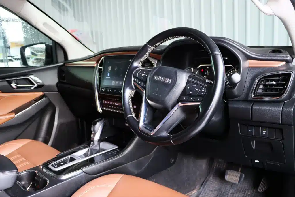 ISUZU MU-X 3.0 ULTMATE 2WD 2021 [CLEB]