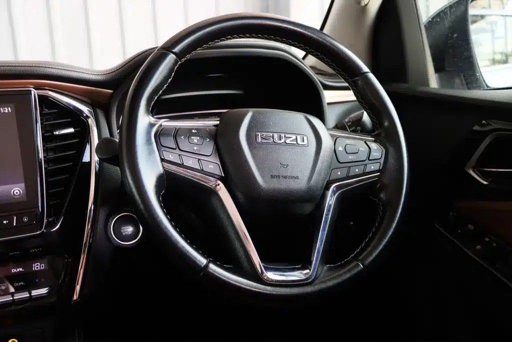 ISUZU MU-X 3.0 ULTMATE 2WD 2021 [CLEB]