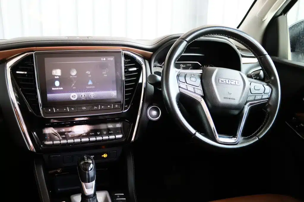ISUZU MU-X 3.0 ULTMATE 2WD 2021 [CLEB]