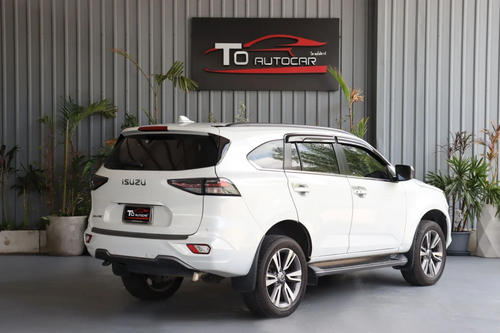 ISUZU MU-X 1.9 ULTIMATE 2WD 2023 [GAJI]